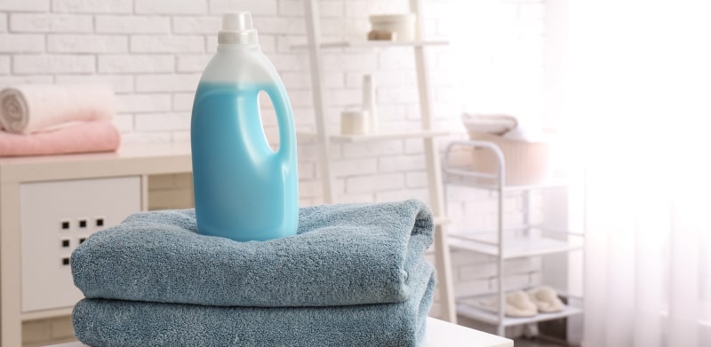 Laundry Detergent Bottle On Towels Min (1)